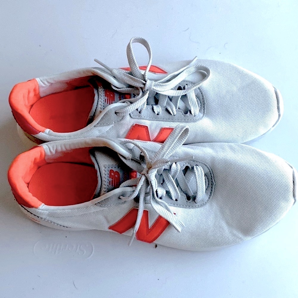 New Balance women’s sneaker. Women’s   Sz 10